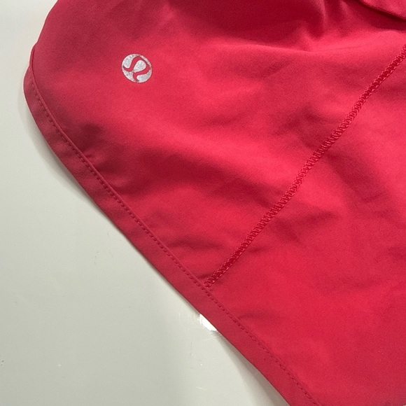 Lululemon Athletica Fuschia Active Mini Shorts Sz 4 A010126 - Picture 2 of 6